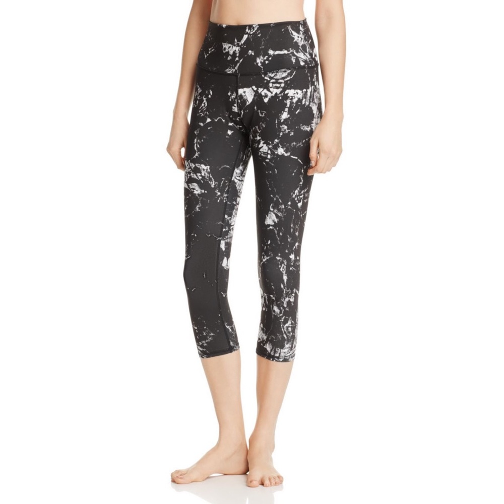 ALO YOGA • airbrush tie dye cropped leggings Size L